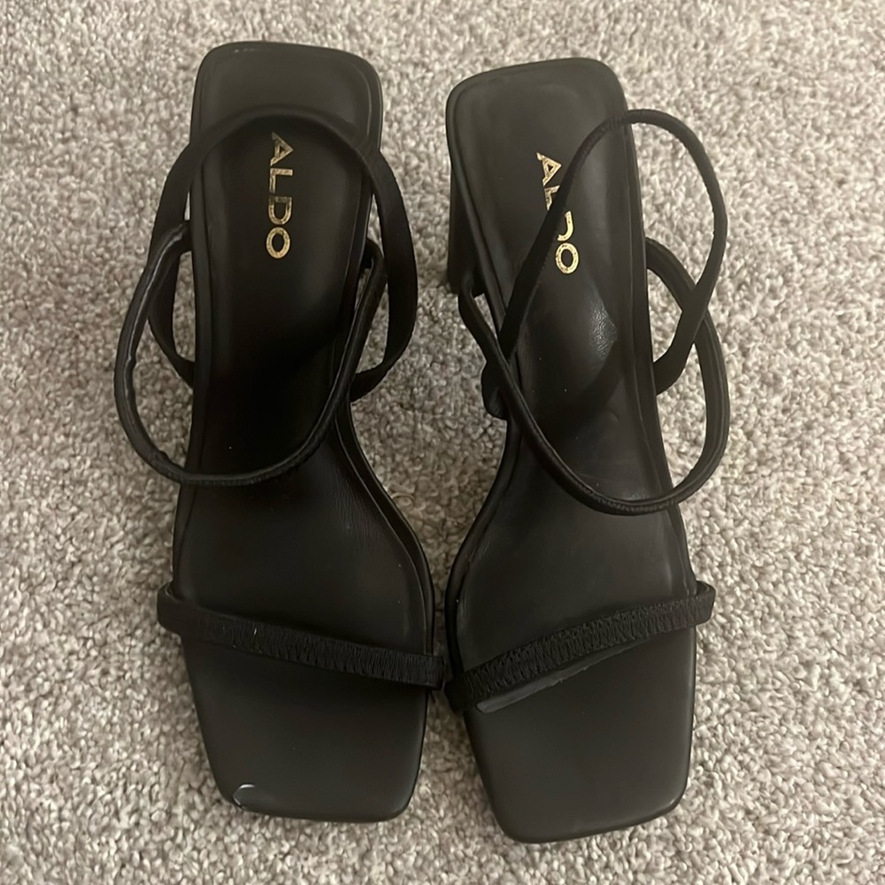 Black strappy aldo heels. Size 6.